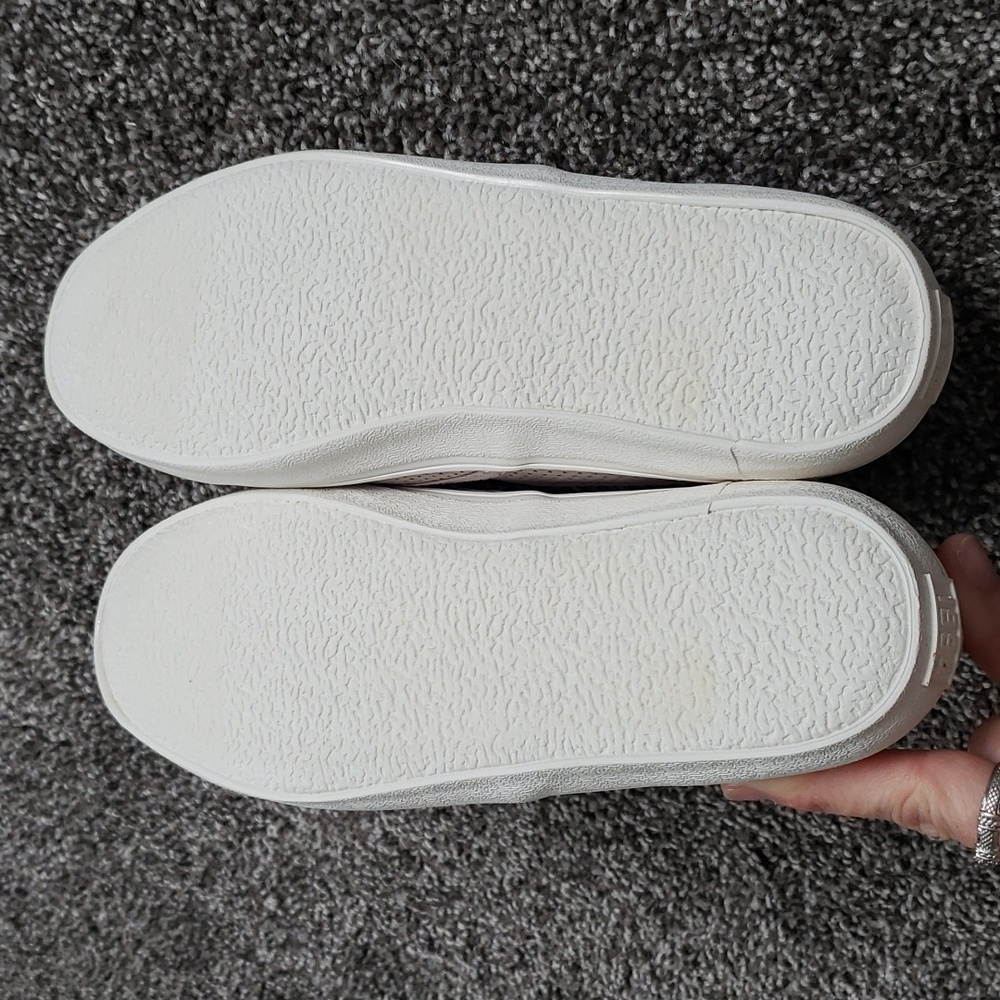Old Navy Perforated Faux-Suede Slip-On Sneakers - Picture 4 of 5